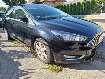 Ford focus hatchback Titanium - 5