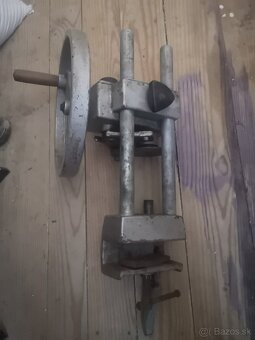 Zatvárač a otvárač na konzervi - 5