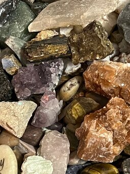 Krasne minerálne kamene a drahokami - 5