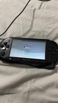 Predám PlayStation Portable (PSP E1004) + hry - 5