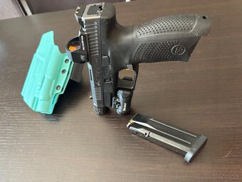 Cz p10c OR SR 9mm luger - 5