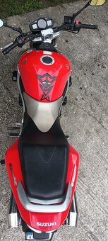Suzuki gsr 600 - 5