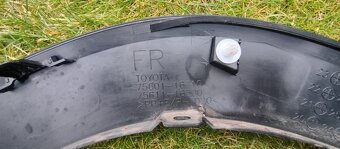 Mercedes W236 C253 W253 - podblatnik maska lem - 5