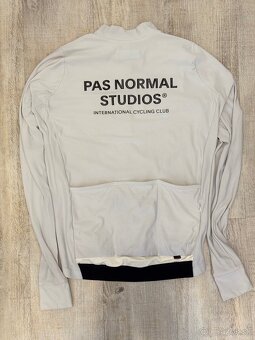 Pas normal studios dres veľkosť L - 5