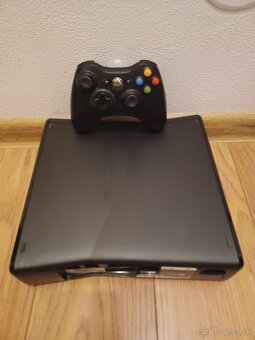 Predám Xbox 360 Slim - 5
