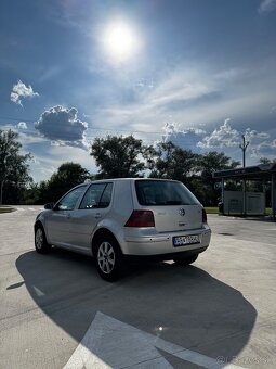Volkswagen Golf 1.6 SR – pojazdný, vhodný na ND alebo opravu - 5
