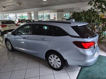 Opel Astra kombi 1.4T len 118 000 km - 5