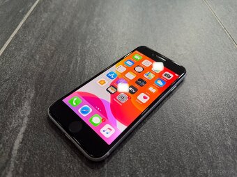 Apple iPhone SE (2020) 128 GB White - 5