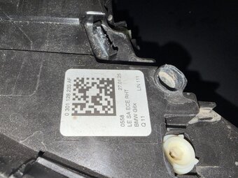 ORIGINAL PREDNY SVETLOMET BMW 5 G60 - 5