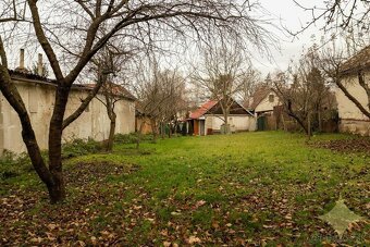 Exkluzívne na predaj stavebný pozemok v obci Kuzmice, okres - 5