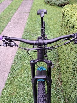 Zjazdovy bicykel trek slash - 5