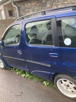 Toyota Yaris verso - 5