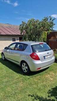KIA Cee'd 1.6CRDi hatchback - 5