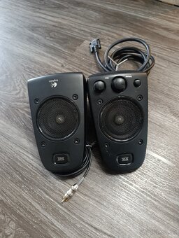Logitech Z-623 - 5