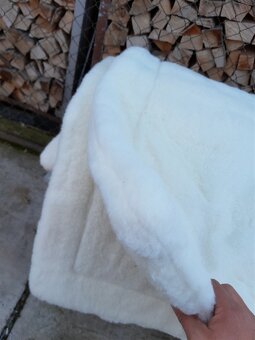 Predám vankuš a paplony s ovčej vlny - 5