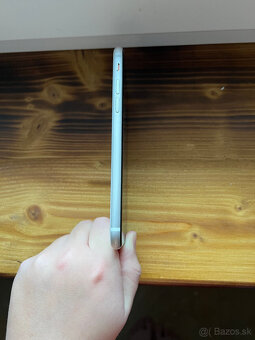 iPhone SE 3rd Gen 2022 - 5