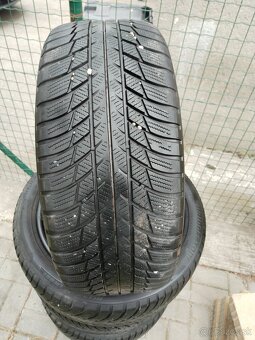 Predám zimné pneumatiky Bridgestone 225/45R18 - 5