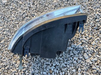 Predám pravé halogénové svetlo z Volkswagen Sharan - 5