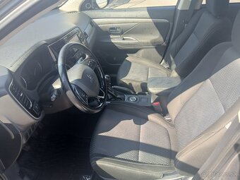 Mitsubishi Outlander - 5