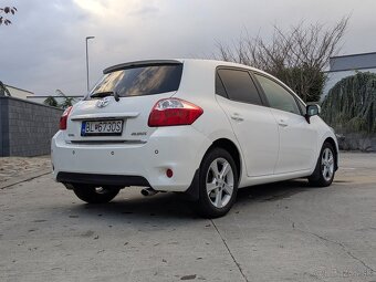 Toyota Auris 1.6 - 5