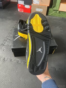 Nike Jordan 4 Yellow Thunder - 5
