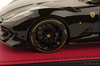 Ferrari 812 Competizione | MR Collection 1/18 - 5