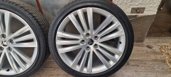 Predám orginal Skoda Superb 5x112 r19 elektrony 235/40letn - 5