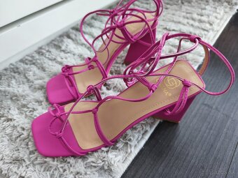 Dámske sandálky 40 - 5