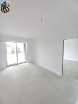 SKOLAUDOVANÉ Novostavba 2-3 izbových bytov s pozemkom v pol - 5