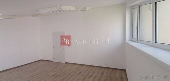 Prenájom: kanceláriu 28 m2, v centre B. Bystrice, Nám. Slobo - 5