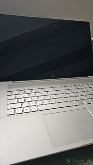HP ENVY 17 - 5