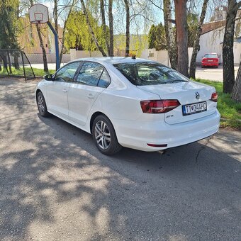 Volkswagen Jetta - 5