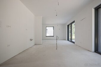 NA PREDAJ 4izb. rekreačný dom pri PENATI - 5