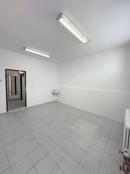 Obchodné priestory v centre mesta Sereď 30m2 - 5