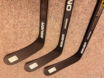 HOKEJKA BAUER SUPREME ONE, délka 170 cm, flex 87 - 5