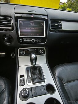 VW TOUAREG 3,0tdi 4x4-PANORAMA-TAZNE-KOŽA - 5