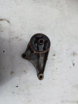 Opel Astra 1.7 CDTI - Držiak motora - 5