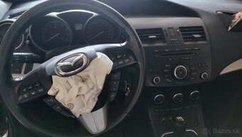 MAZDA 3 1,6 MZR Havarovaná - 5