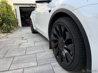 Tesla model Y Performance 10/2022 , 393 KW - 5