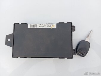riadiaca jednotka centralu s kľúčom Renault Thália rok 2011 - 5