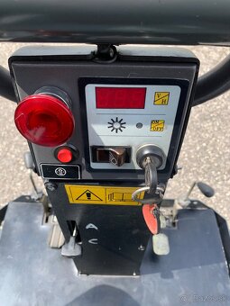 NILFISK SR 1005 B zametačov stroj batériový - 5