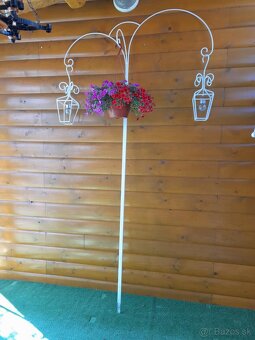 Ručne robený z kovu stojan na kvety s lampášmi 270cm - 5