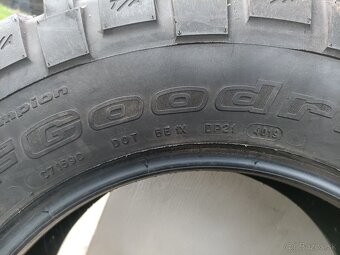 Bf Goodrich KM2 255/75 R17 - 5