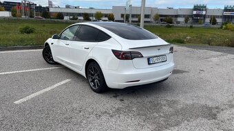 Tesla Model 3 Standard Range RWD 2023 - 5