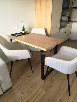 PREDANÝ - Na predaj pekný 2 izbový byt na ulici Krivá, Košic - 5