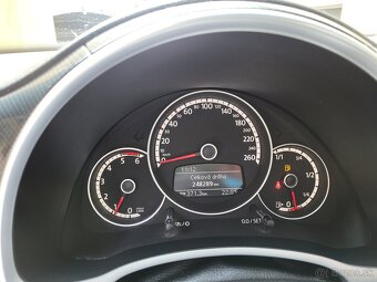 Volkswagen New Beetle - 5
