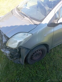Predám Toyota Yaris na súčiastky - 5