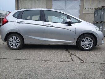 Honda Jazz 1,3 16V V-tec TREND
2015 - 5