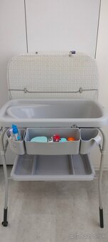 Prebalovací pult s vaničkou značky Chicco - 5
