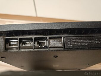 Predám konzolu PS4 a televízorom THOMSON 32HD5506 - 5